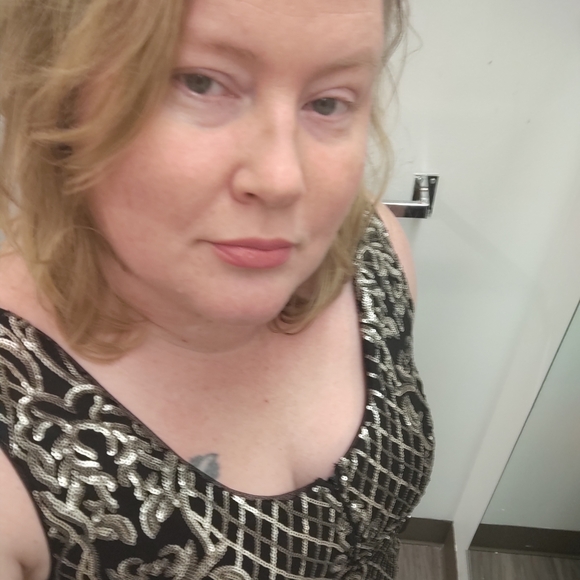 Meet your Posher, Julie - Picture 2 of 2